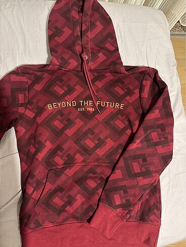 sweatshirt