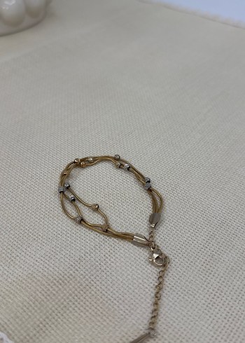 Zincir Detaylı Altın Renk Bileklik