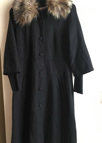 Kürklü Detaylı Siyah Kaban - Görsel 3