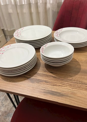  Beden Sıfır Beyaz Çiçek Desenli Yemek Takımı 24 parça 6 kişilik