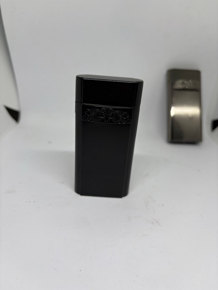 Siyah Metal Rüzgar Geçirmez Çakmak - Görsel 3