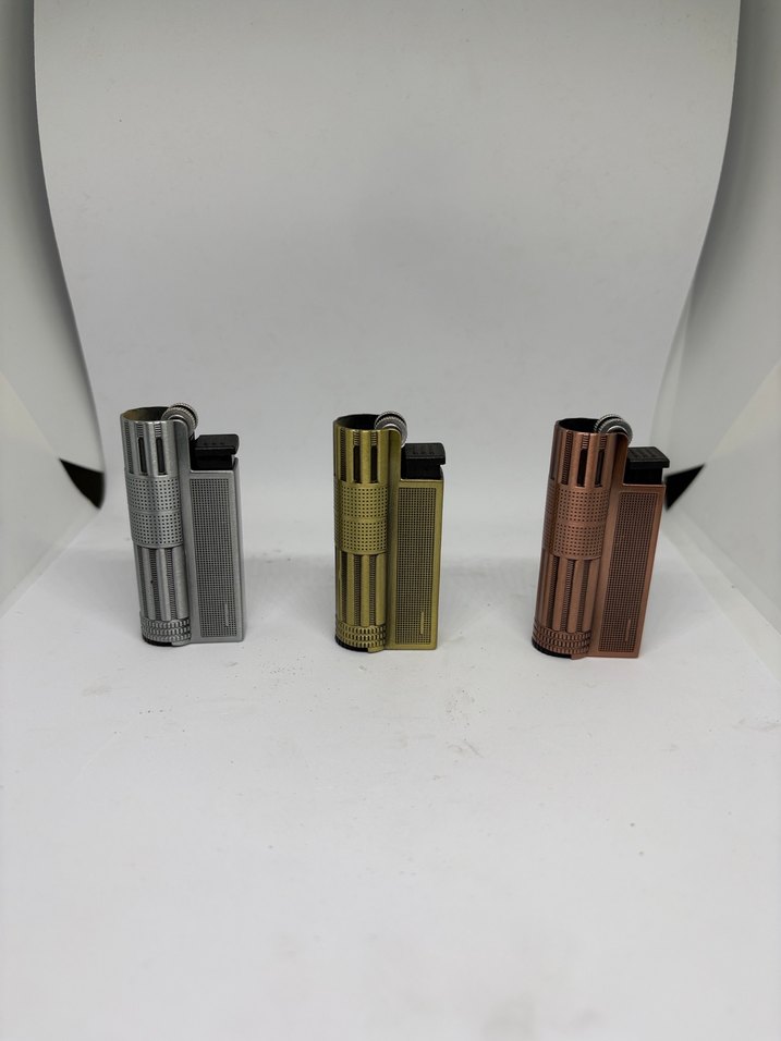 Altın Renk Metal Çakmak - Görsel 3