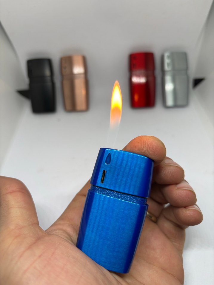 Mavi Metal Rüzgar Geçirmez Çakmak - Görsel 3