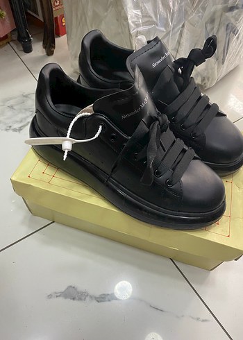 Alexander McQueen ürünü