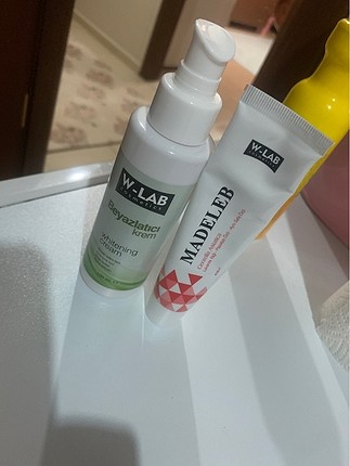 Beyazlatıcı krem be yenileyici krem