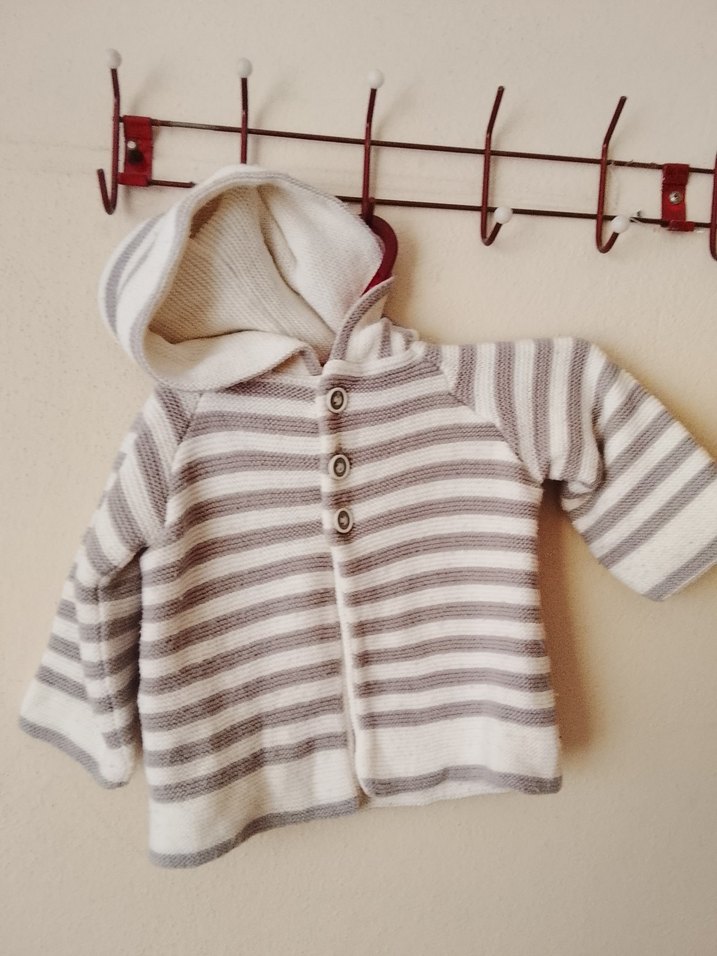 Gri Çizgili Kapüşonlu Örgü Erkek Hırka - Görsel 2