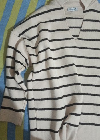 V Yaka Çizgili Bej Kadın Triko - Görsel 2