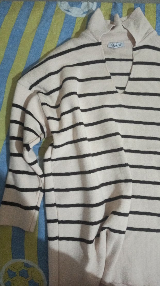 V Yaka Çizgili Bej Kadın Triko - Görsel 2