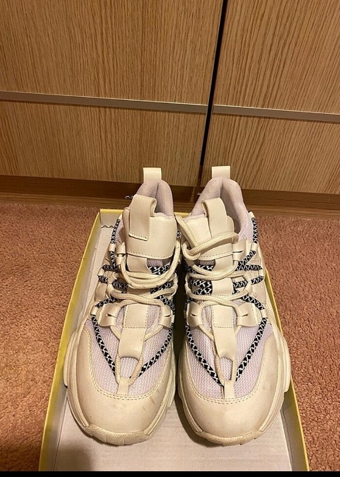 beyaz spor ayakkabı - Görsel 3