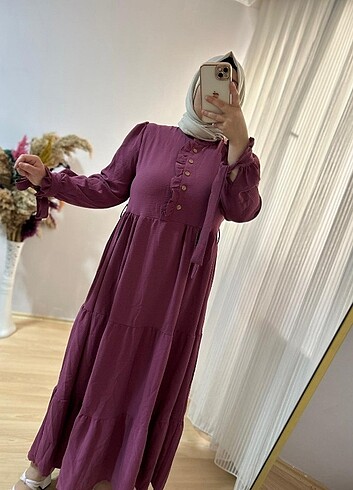Diğer AyRobin kumaşKolları ve beli bağlama detayları mevcut rahat kalı