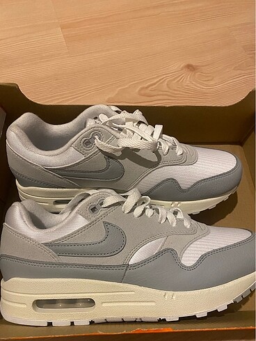 Nike air