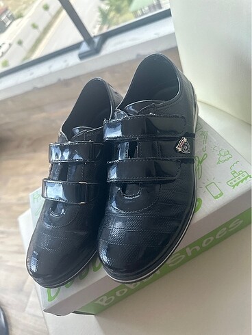 Siyah ayakkabı - Görsel 2