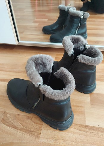 kadin kisa bot - Görsel 4