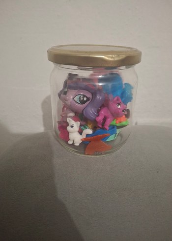 Renkli Mini Oyuncak Atlar Kavanozda