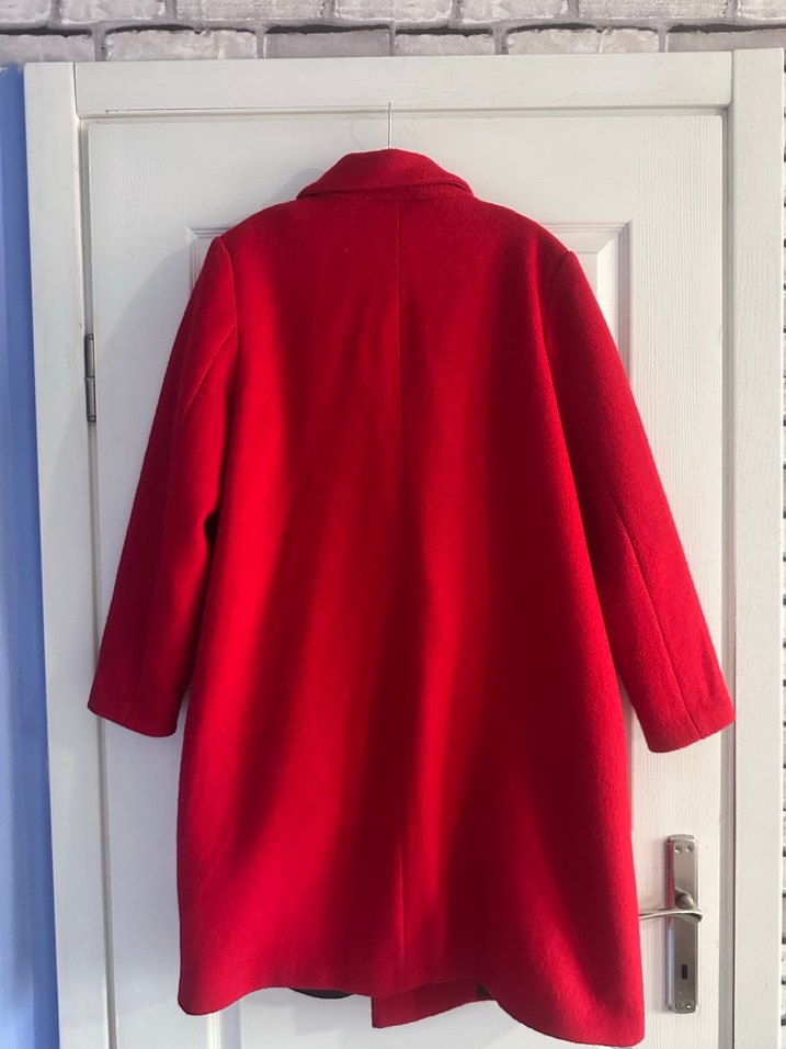 Çift Düğmeli Kırmızı Kaban - Görsel 4