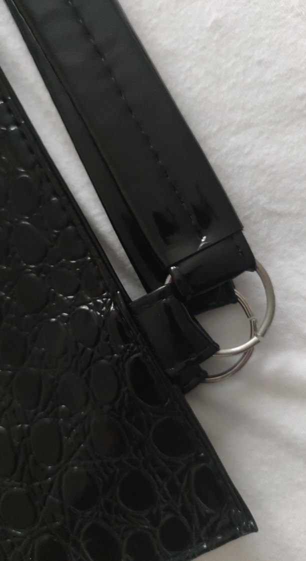 Zincir Detaylı Siyah Yılan Desenli Deri Çanta - Görsel 2