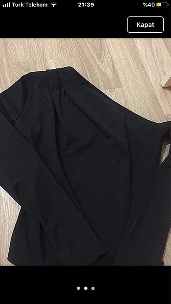 Drapeli omuz detaylı bluZ - Görsel 2