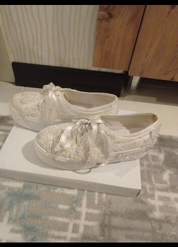 Gelinlik Converse 