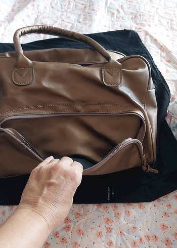 Bej Parlak Deri Kadın El Çantası - Görsel 7