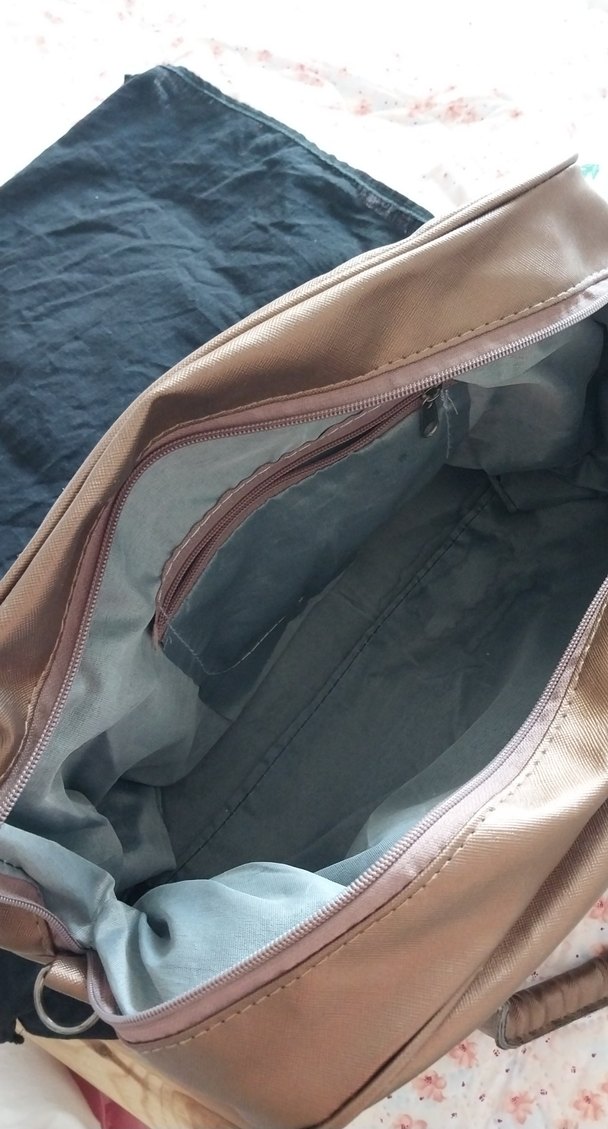 Bej Parlak Deri Kadın El Çantası - Görsel 5