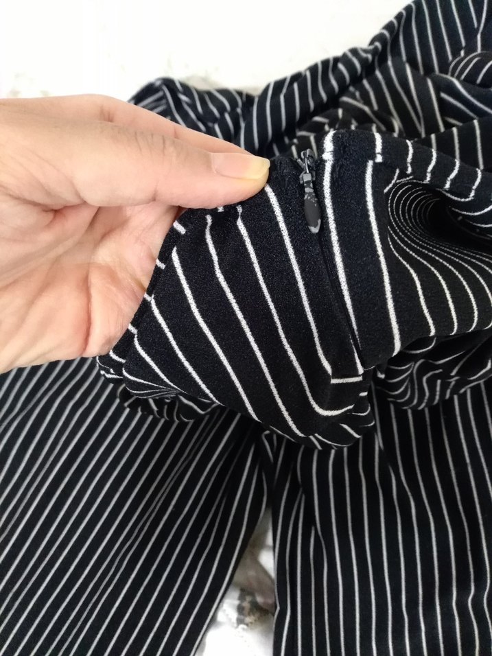 çizgili bel lastikli yaka detaylı tulum salopet beden yazmıyor s - Görsel 3