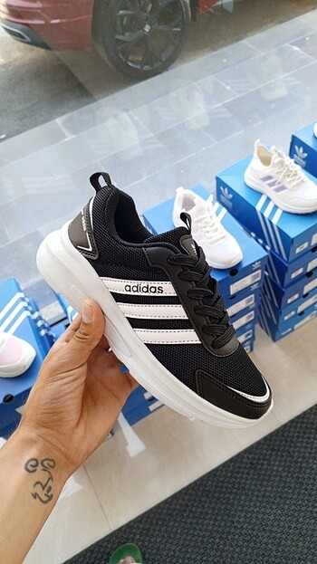 Adidas Bayan spor ayakkabı