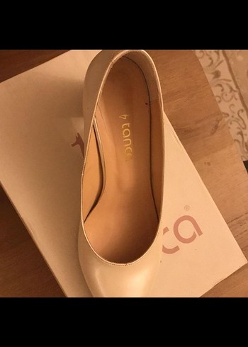 Parlak Bej Tokalı Topuklu Kadın Stiletto - Görsel 4