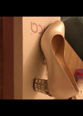 Parlak Bej Tokalı Topuklu Kadın Stiletto - Görsel 5