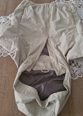 6 Yaş Beden çeşitli Renk Bej Desenli Zara yagmurluk hafif ceket