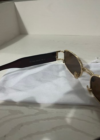 Klasik Kemer Detaylı Bej Gözlük - Görsel 2