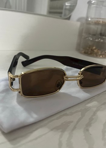 Klasik Kemer Detaylı Bej Gözlük - Görsel 3