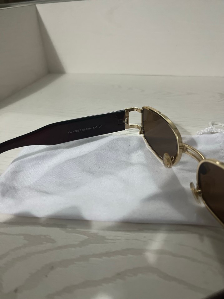 Klasik Kemer Detaylı Bej Gözlük - Görsel 2