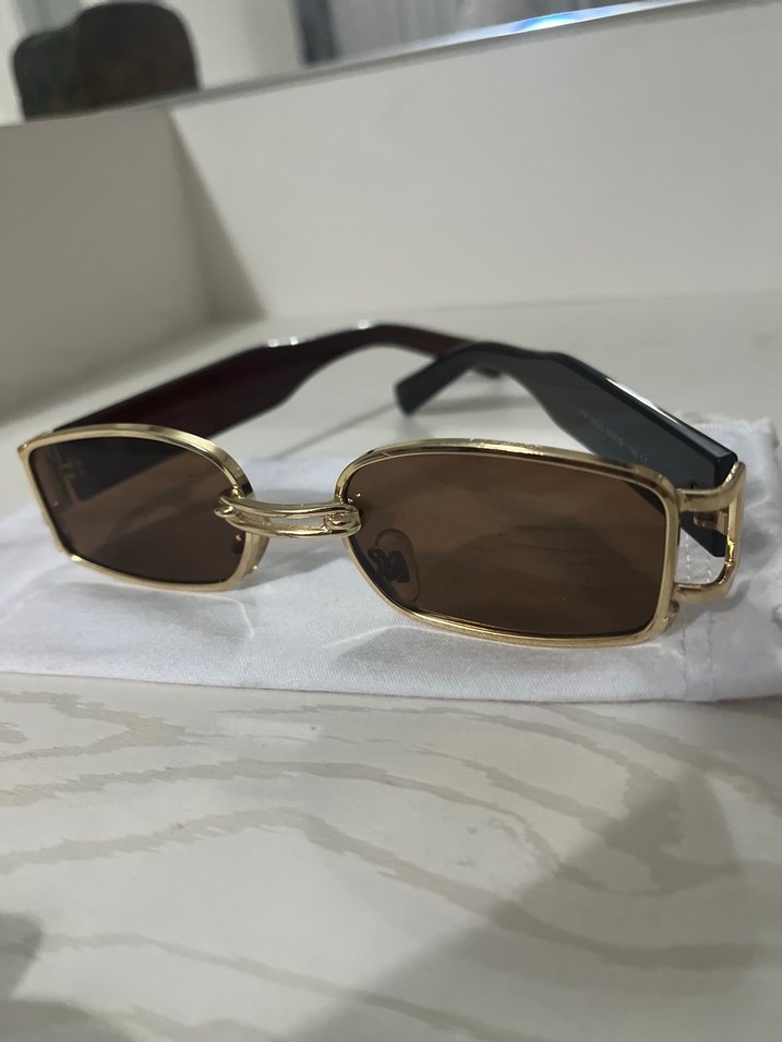 Klasik Kemer Detaylı Bej Gözlük - Görsel 4