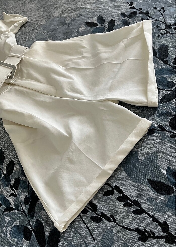 Beyaz kısa tulum - Görsel 5