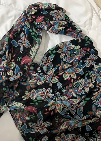 Şifon çiçek desenli bluz - Görsel 2