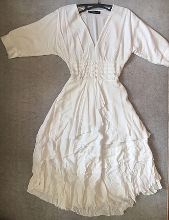 fırfırlı beyaz elbise