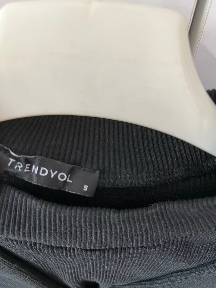 Siyah Uzun Kollu Kısa Bluz - Görsel 2