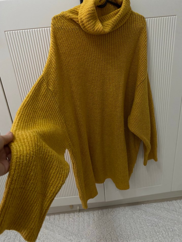 Stradivarius Sarı Boğazlı Kazak - Görsel 5