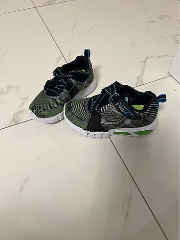 Skecher spor ayakkabı