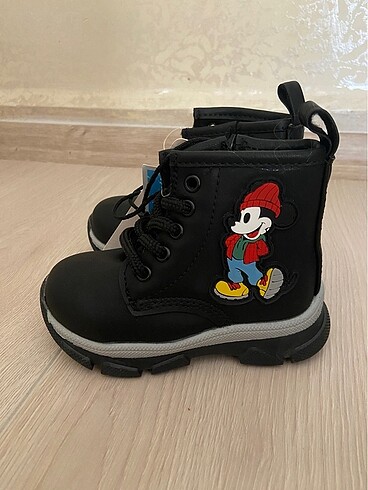 LC Waikiki LCW Bot