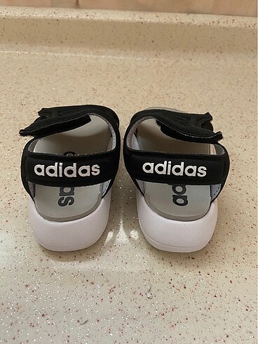 20 Beden Adidas Spor Ayakkabı