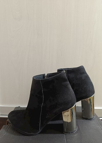 Siyah Süet Tokalı Kadın Bot - Görsel 5