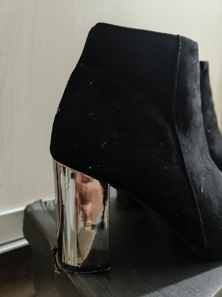 Siyah Süet Tokalı Kadın Bot - Görsel 2