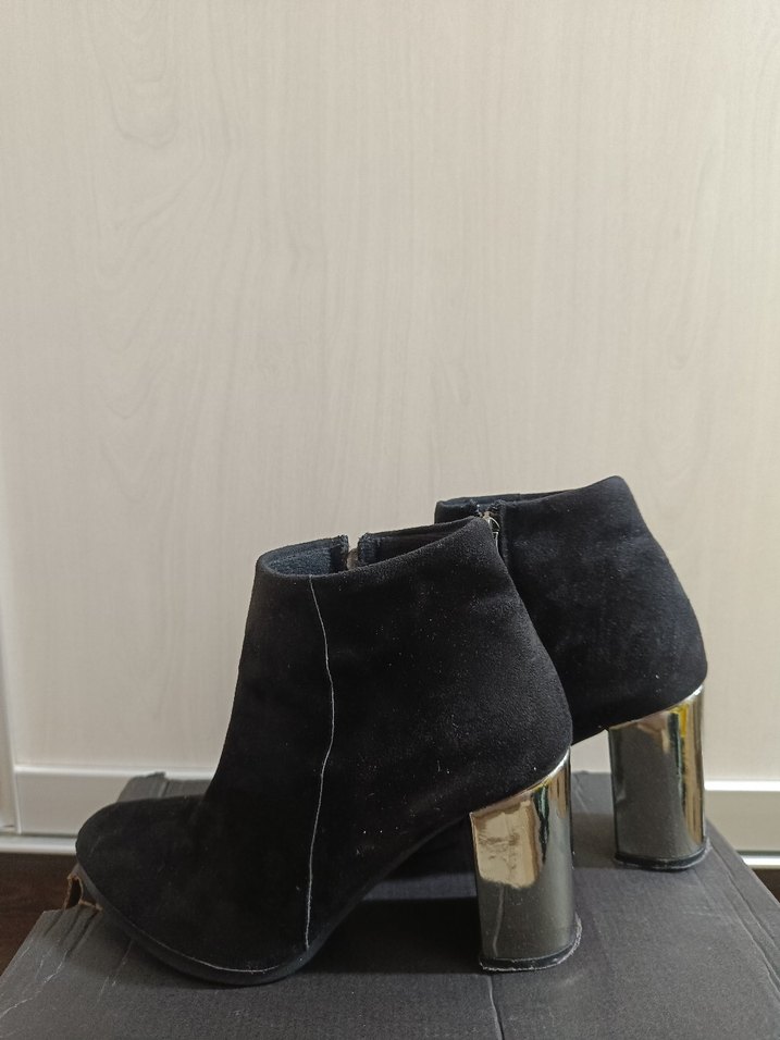 Siyah Süet Tokalı Kadın Bot - Görsel 5