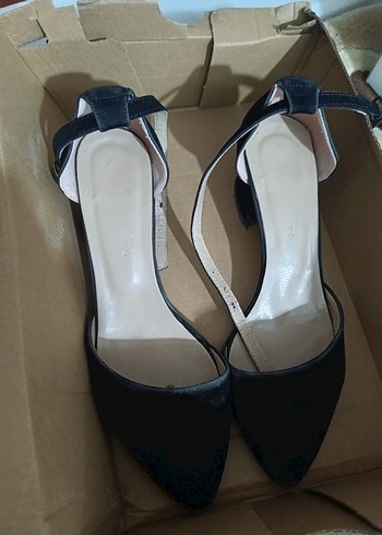 Siyah Süet Stiletto Tokalı Kadın Ayakkabı - Görsel 3