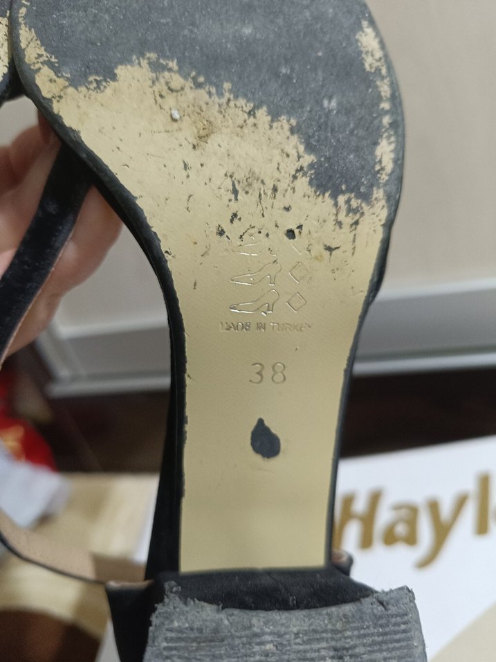 Siyah Süet Stiletto Tokalı Kadın Ayakkabı - Görsel 4