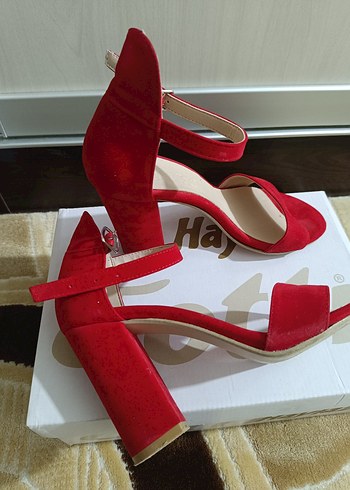 Kırmızı Süet Tokalı Topuklu Kadın Ayakkabı - Görsel 7