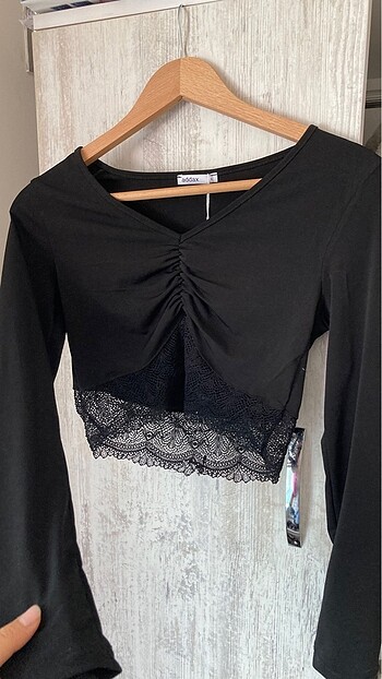 l Beden Addax dantelli crop bluz