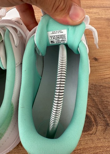 39 Beden beyaz Renk Orjinal Reebok 39 numara sıfır
