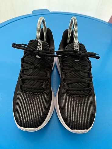 37,5 Beden Orjinal Under Armour 37,5 numara sıfır